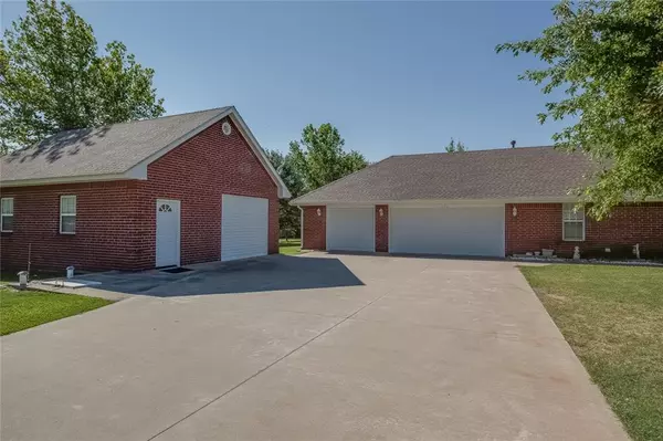 Tuttle, OK 73089,604 Chad Drive