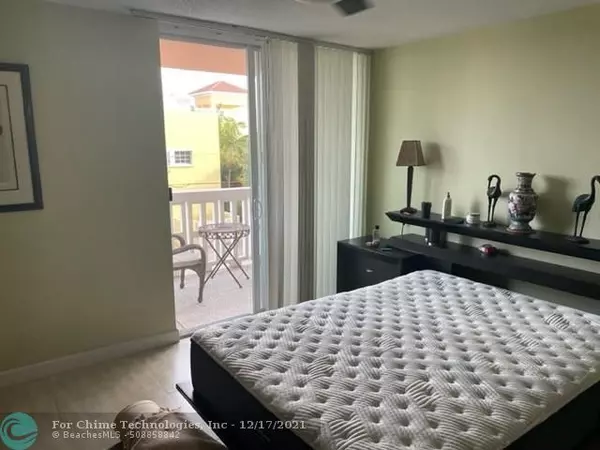 Hollywood, FL 33019,801 S Ocean Dr  #303