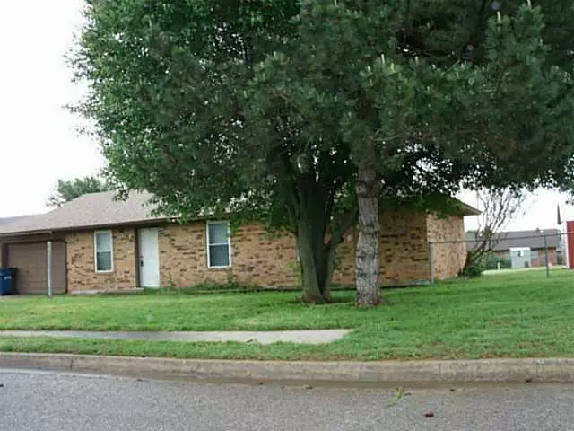 Harrah, OK 73045,300 Hickory Stick Lane