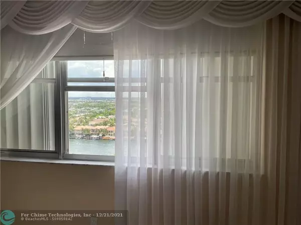 Hollywood, FL 33019,2201 S Ocean Dr  #1805