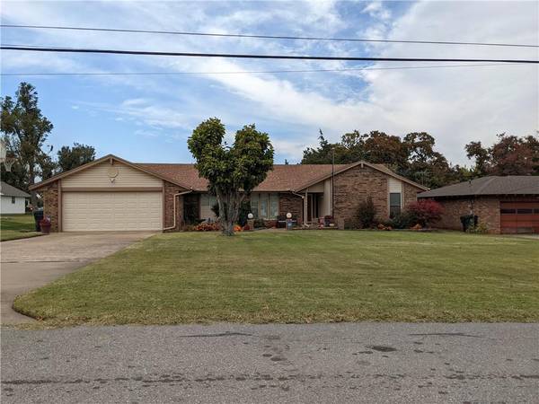 10005 Oak Park Drive, Midwest City, OK 73130