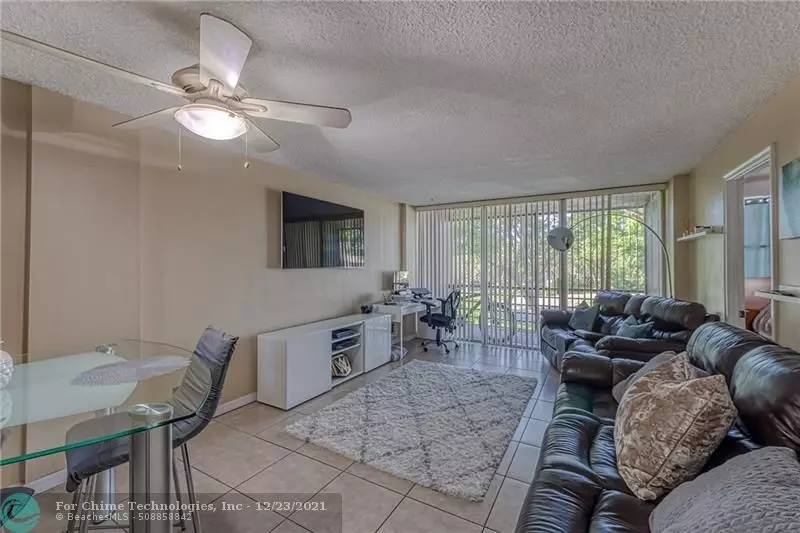 121 Royal Park Dr  #2H, Oakland Park, FL 33309