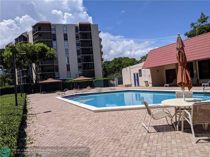 3301 N Country Club Dr  #312, Miami, FL 33180