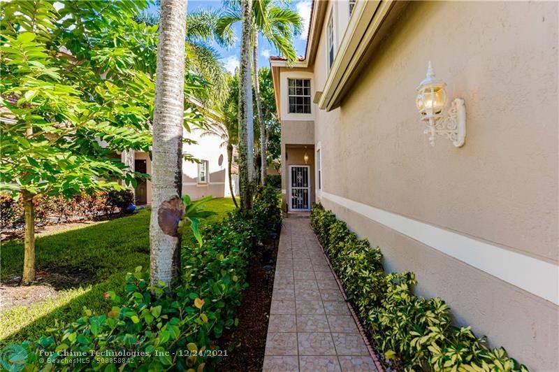 Weston, FL 33326,930 Sorrento Dr
