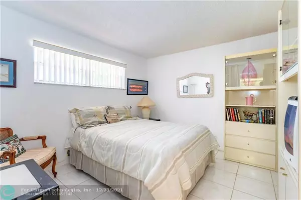 Pembroke Pines, FL 33025,700 S Hollybrook Dr  #208