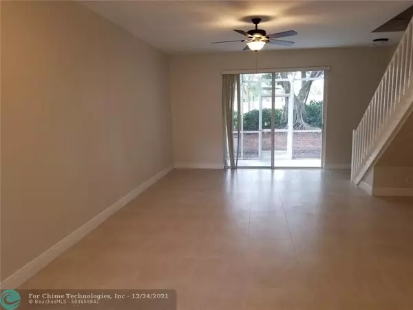 Weston, FL 33327,2042 Madeira Dr  #2042