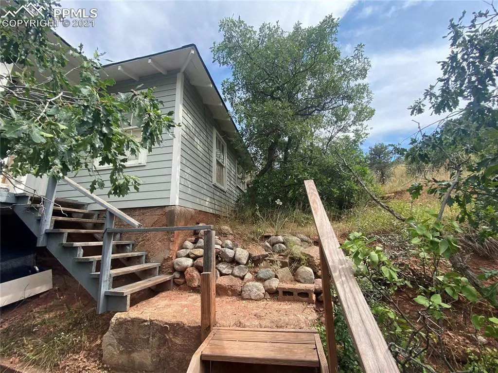 Manitou Springs, CO 80829,801 Shoshone PL