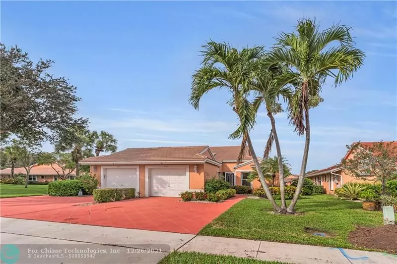 5707 Royal Lake Cir, Boynton Beach, FL 33437