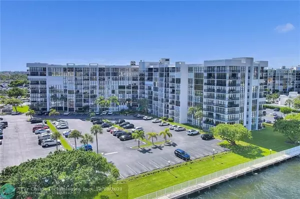 Hallandale Beach, FL 33009,800 Parkview Dr  #824