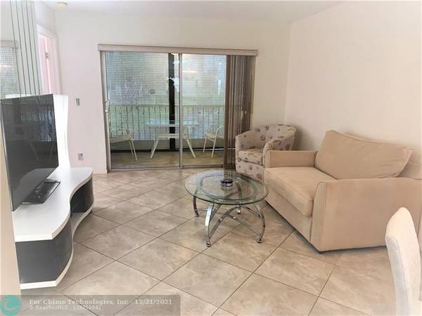 Pompano Beach, FL 33069,2228 N Cypress Bend Dr  #203