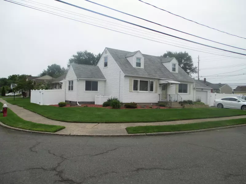 16 N Winifred Dr, Totowa Boro, NJ 07512