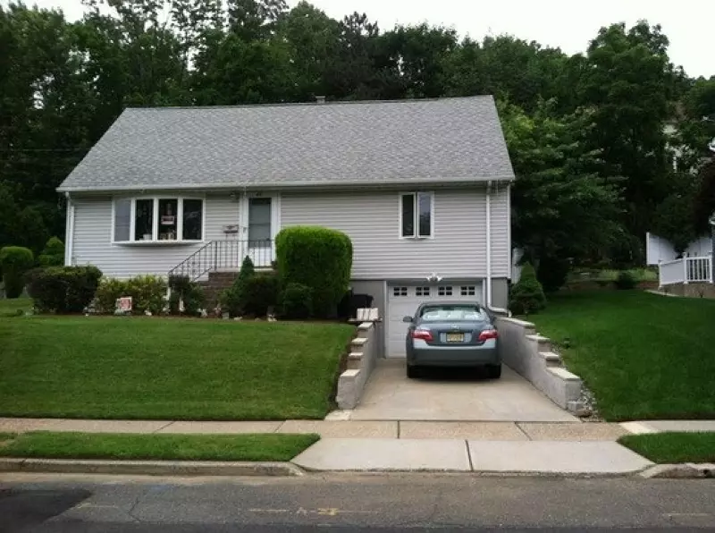 20 Barnert Ave, Totowa Boro, NJ 07512