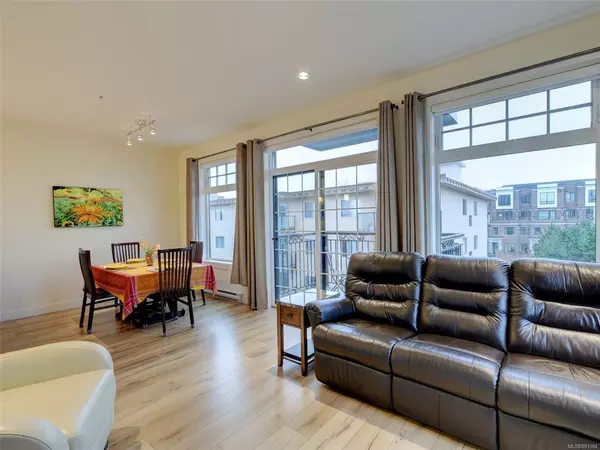 Victoria, BC V8V 3H6,1015 Rockland Ave #304