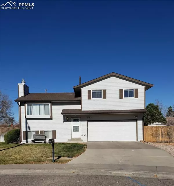 21 N Briarwood PL, Pueblo, CO 81005