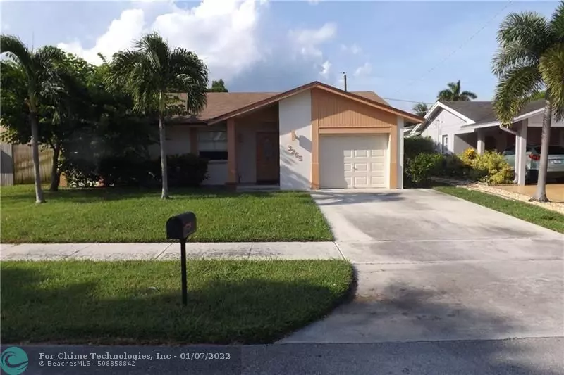 3265 SW 2nd St, Deerfield Beach, FL 33442