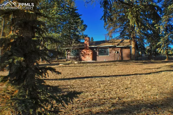 1867 Woodland AVE, Woodland Park, CO 80863