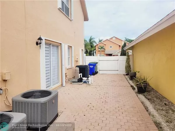 Pembroke Pines, FL 33025,9750 SW 13th St