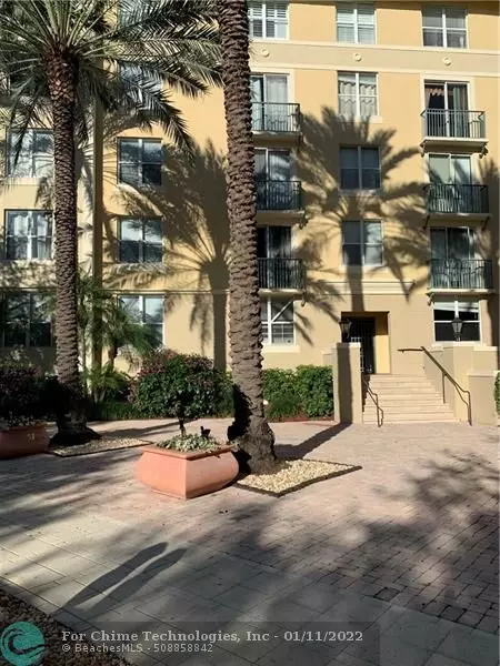 West Palm Beach, FL 33401,630 S Sapodilla Ave  #209