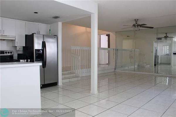 4705 SW 62nd Ave  #101,  Davie,  FL 33314