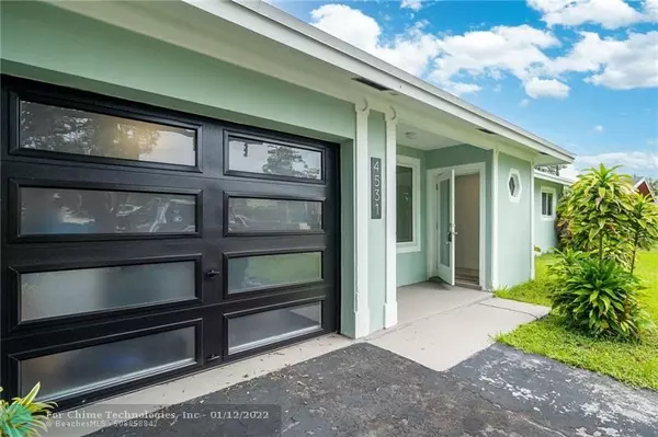 4531 W Oakland Park Blvd, Lauderdale Lakes, FL 33313