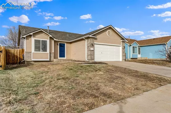 835 Hayloft LN, Fountain, CO 80817