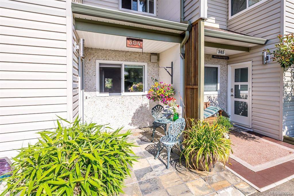 Comox, BC V9M 3H8,1537 Noel Ave #304