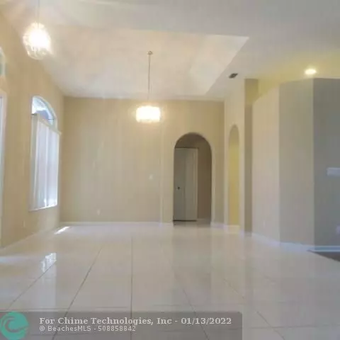 Royal Palm Beach, FL 33411,109 TWIN LAKES WAY