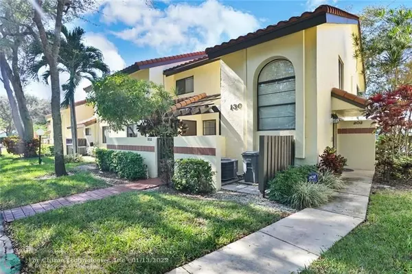 Boynton Beach, FL 33437,10423 S Circle Lake Dr  #102