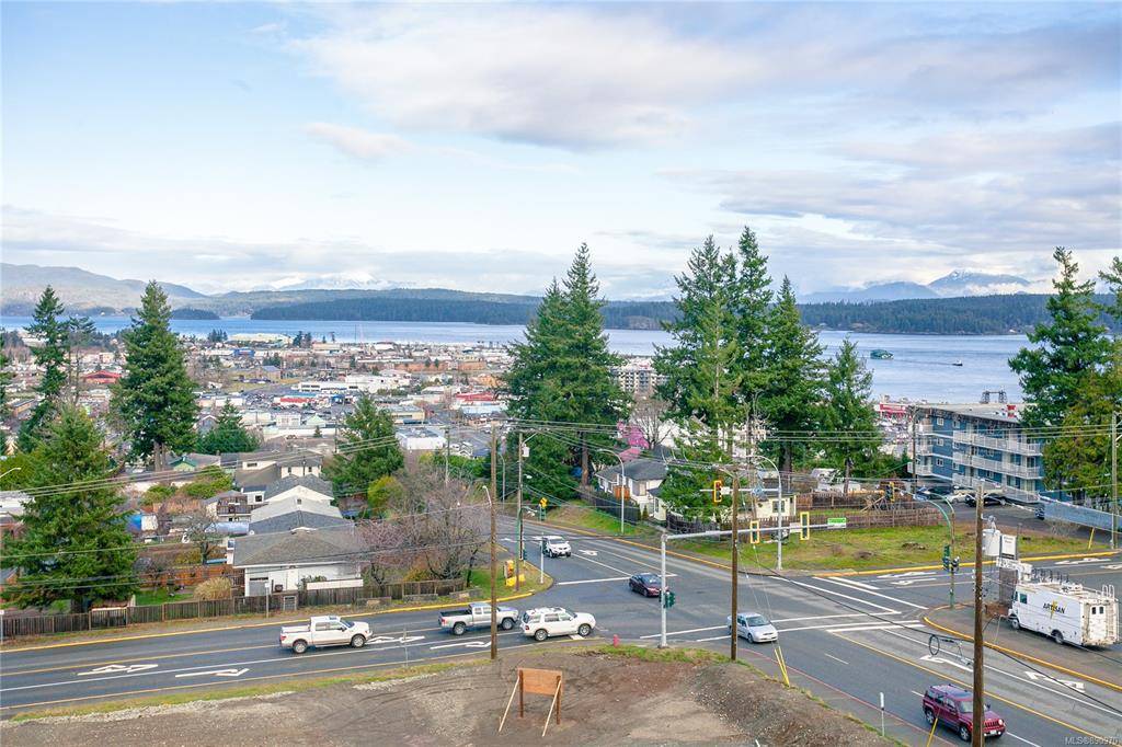 Campbell River, BC V9W 4B8,645 9th Ave