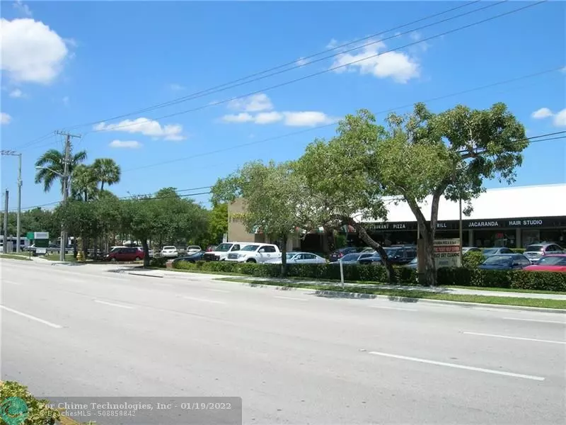 8265 W Broward Blvd, Plantation, FL 33324