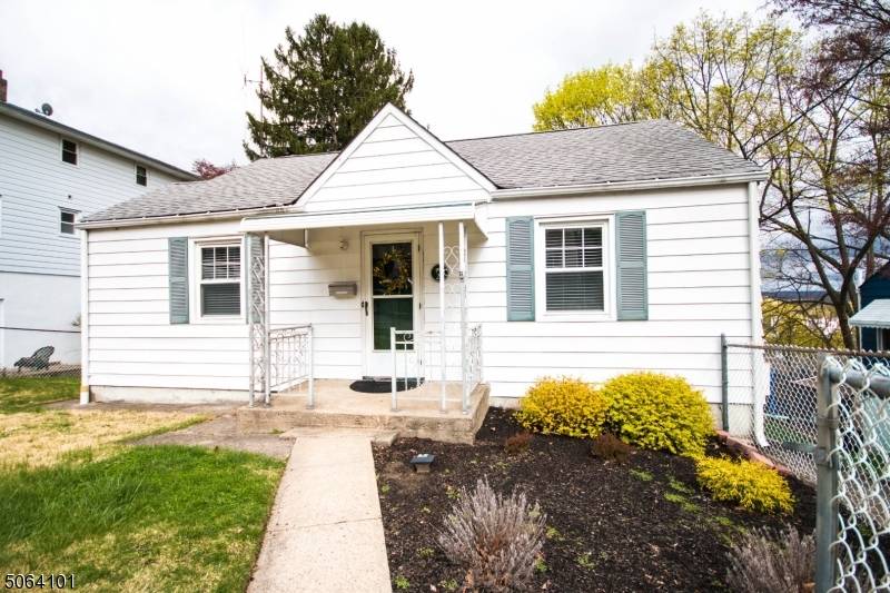23 South St, Dover Town, NJ 07801