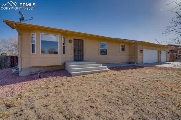 634 S Burro DR, Pueblo West, CO 81007