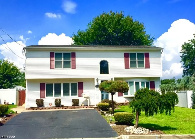 67 PINETREE DR, Sayreville Boro, NJ 08859