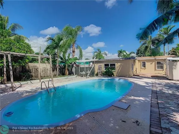 Lantana, FL 33462,702 W Bloxham St