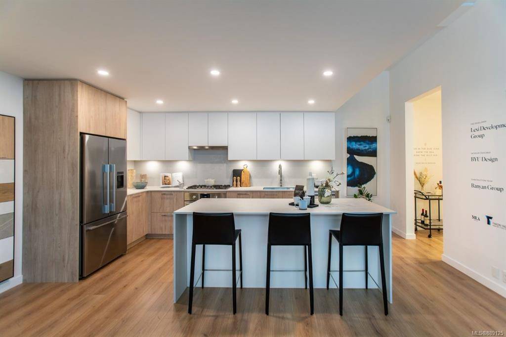 Homes for sale 899 Esquimalt Rd 806, Esquimalt, BC V9A 3M5 MLS...