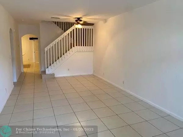 Boynton Beach, FL 33426,305 Spruce St  #305