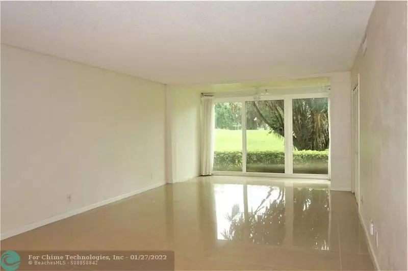 Pompano Beach, FL 33069,3351 S Palm Aire Dr  #105