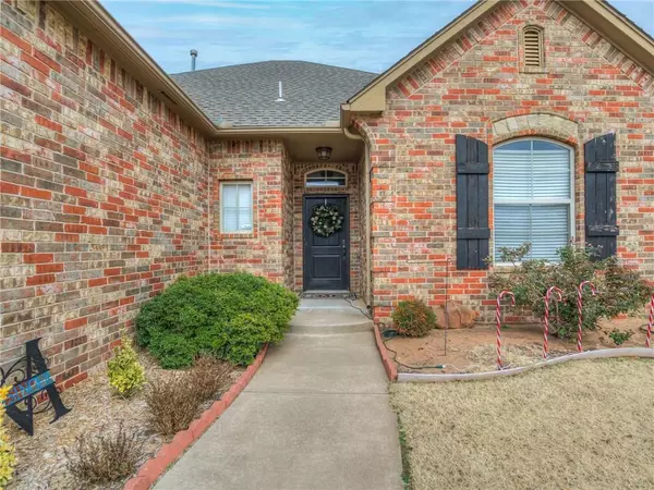 Edmond, OK 73012,19132 Summer Grove Avenue