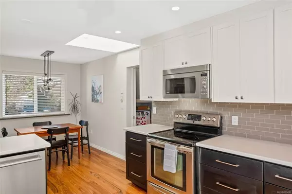 Saanich, BC V9A 2G8,347 Vincent Ave