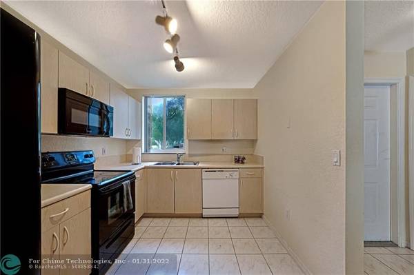 Hollywood, FL 33023,132 Hidden Court Rd  #24-D