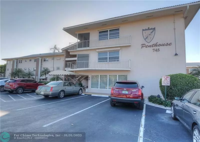 Deerfield Beach, FL 33441,745 SE 19th Ave  #324