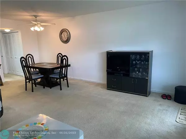 Deerfield Beach, FL 33442,230 Oakridge N  #230