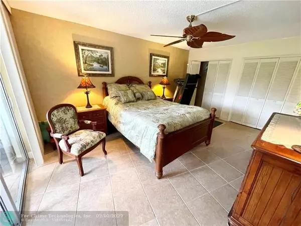 Pompano Beach, FL 33069,806 Cypress Grove Ln  #308