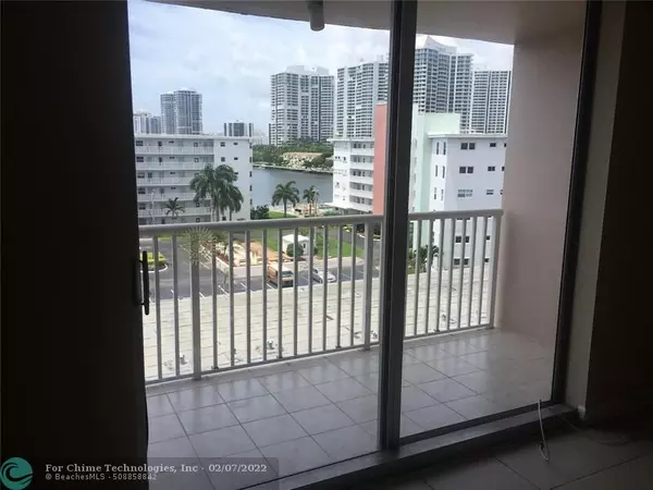 Hallandale, FL 33009,3161 S Ocean Dr  #608