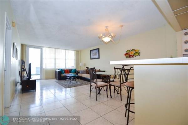 Hollywood, FL 33019,3725 S OCEAN DR  #1207