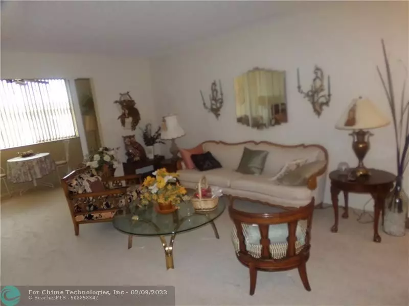 8020 Hampton Blvd  #512, North Lauderdale, FL 33068