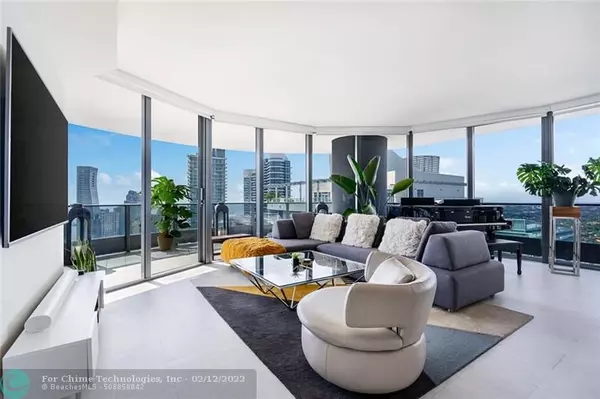 1000 Brickell Plz  #4402, Miami, FL 33131