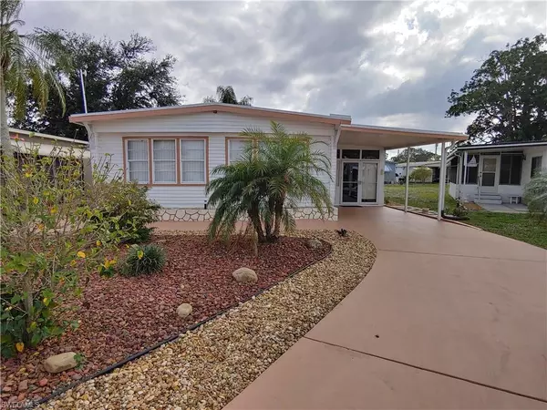 770 Knotty Pine CIR, North Fort Myers, FL 33917