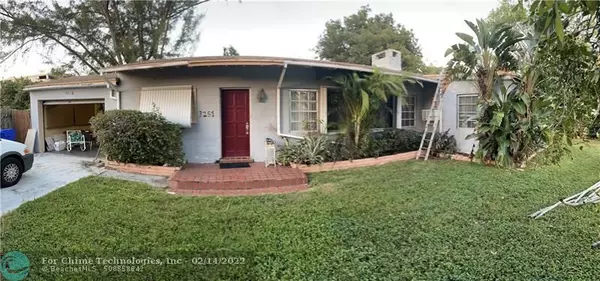 3251 SE 8th St, Pompano Beach, FL 33062