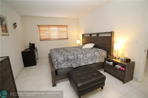 Hallandale Beach, FL 33009,501 Blue Heron Dr  #217-A